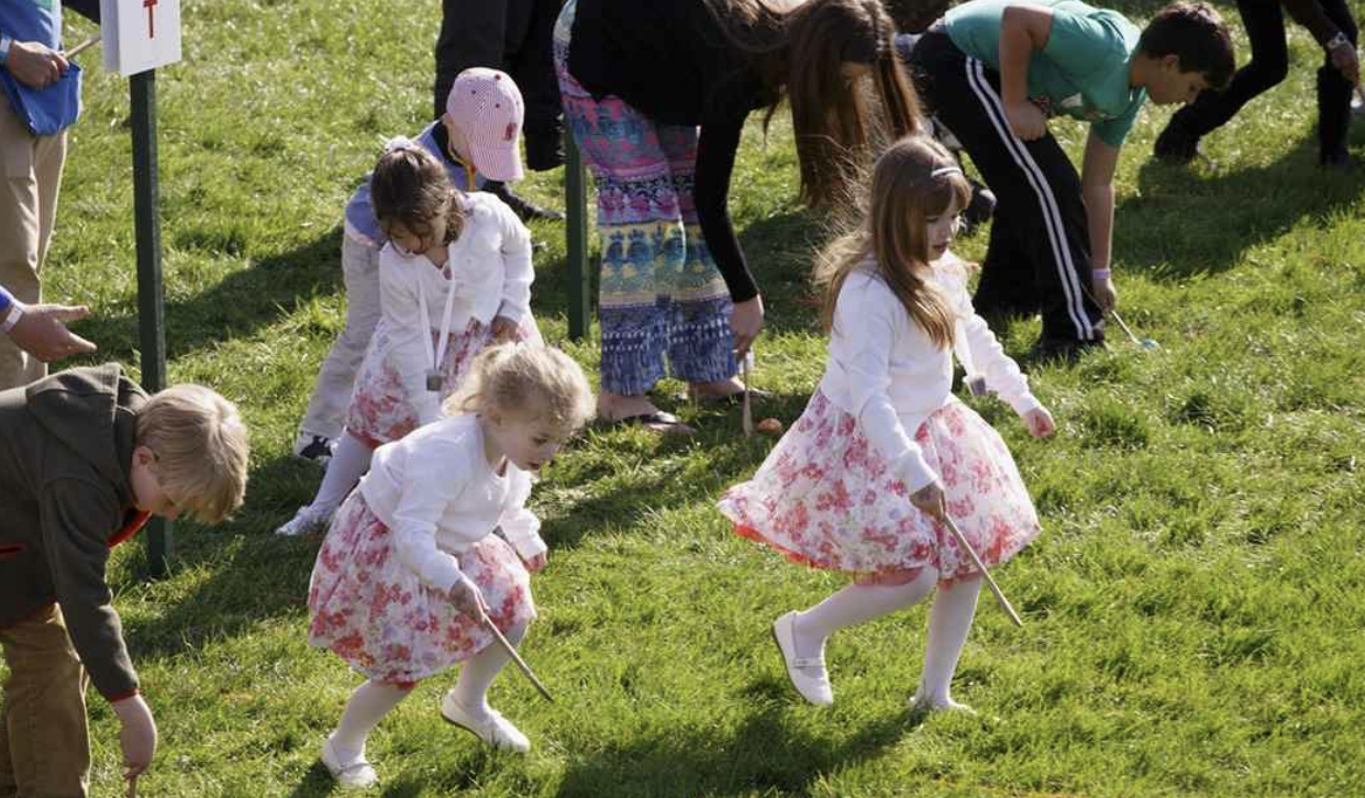Children play games for Easter
